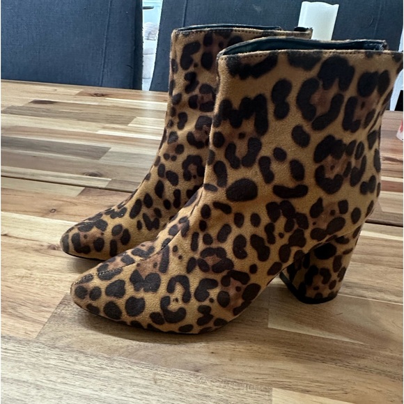 Chunky heel leopard boots - Picture 1 of 3